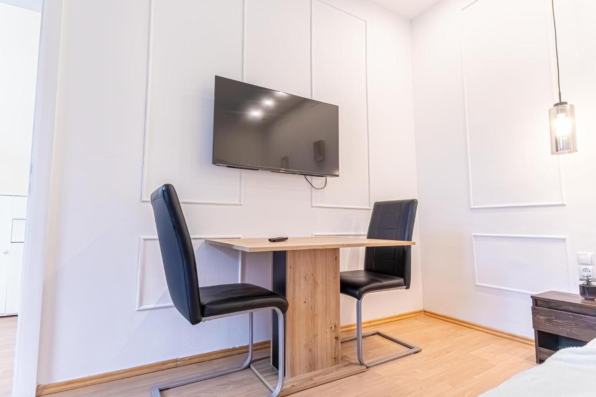 Spacious Shared Schoenbrunn Apartment Wien